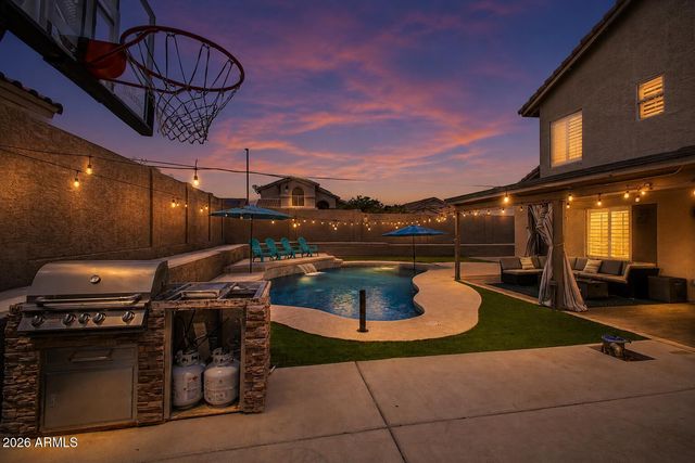 17418 N KIMBERLY Way, Surprise, AZ 85374