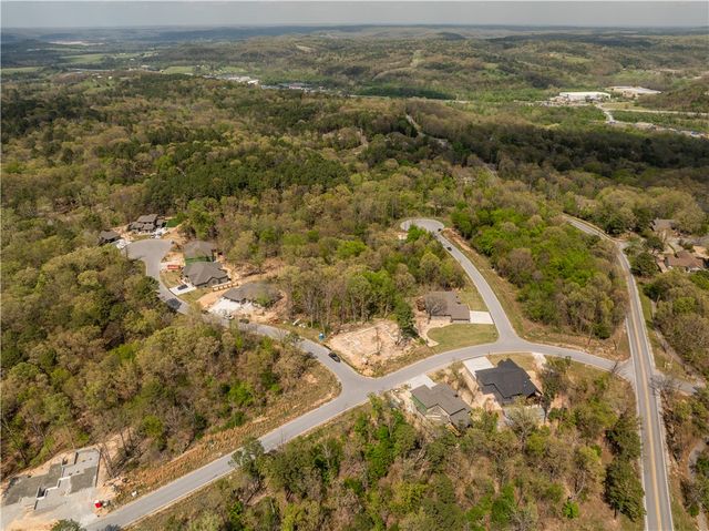 2 Glen Elgin Court, Bella Vista, AR 72715