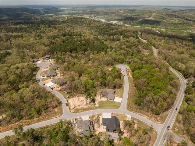 2 Glen Elgin Court, Bella Vista, AR 72715