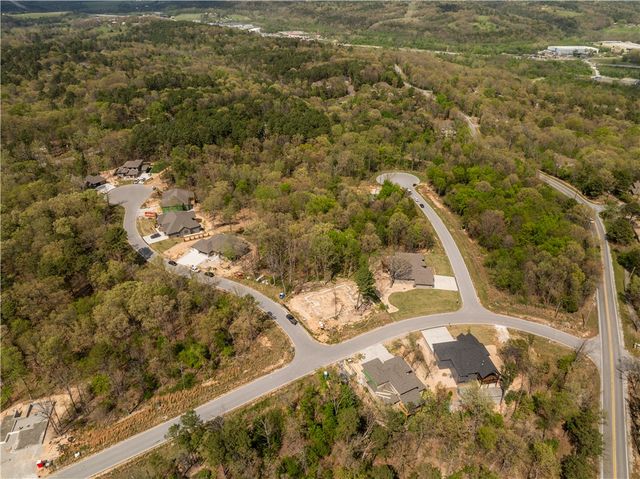 2 Glen Elgin Court, Bella Vista, AR 72715