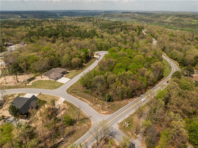 2 Glen Elgin Court, Bella Vista, AR 72715