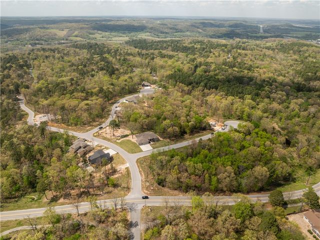 2 Glen Elgin Court, Bella Vista, AR 72715