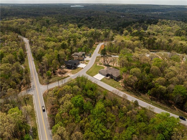 2 Glen Elgin Court, Bella Vista, AR 72715
