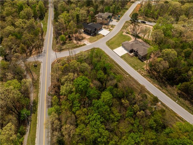 2 Glen Elgin Court, Bella Vista, AR 72715