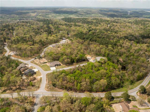2 Glen Elgin Court, Bella Vista, AR 72715