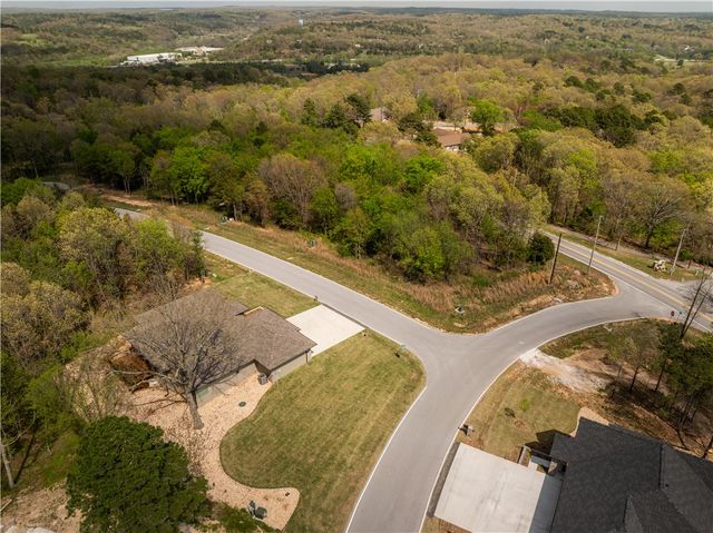 2 Glen Elgin Court, Bella Vista, AR 72715