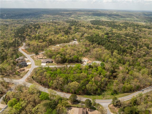 2 Glen Elgin Court, Bella Vista, AR 72715