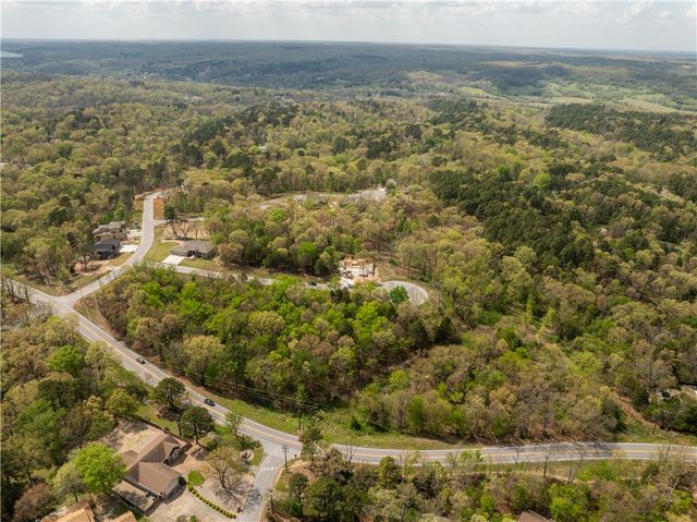 2 Glen Elgin Court, Bella Vista, AR 72715
