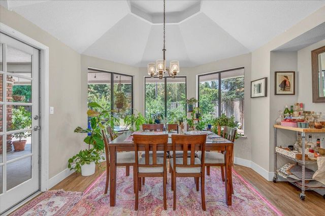 368 E Finch Court, Fresno, CA 93730