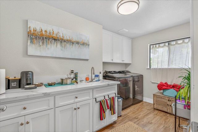 368 E Finch Court, Fresno, CA 93730