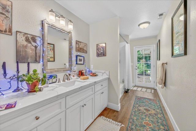368 E Finch Court, Fresno, CA 93730
