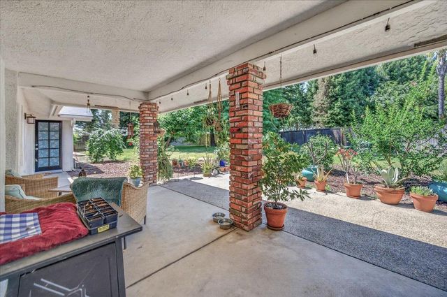 368 E Finch Court, Fresno, CA 93730