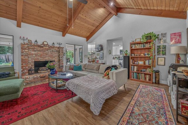 368 E Finch Court, Fresno, CA 93730