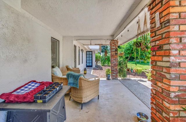 368 E Finch Court, Fresno, CA 93730