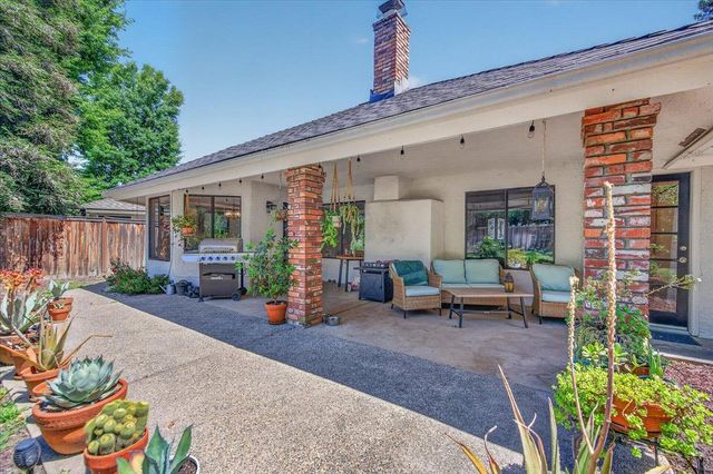 368 E Finch Court, Fresno, CA 93730