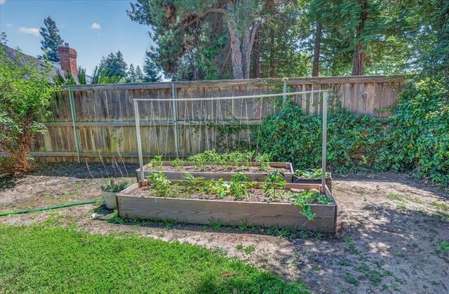 368 E Finch Court, Fresno, CA 93730