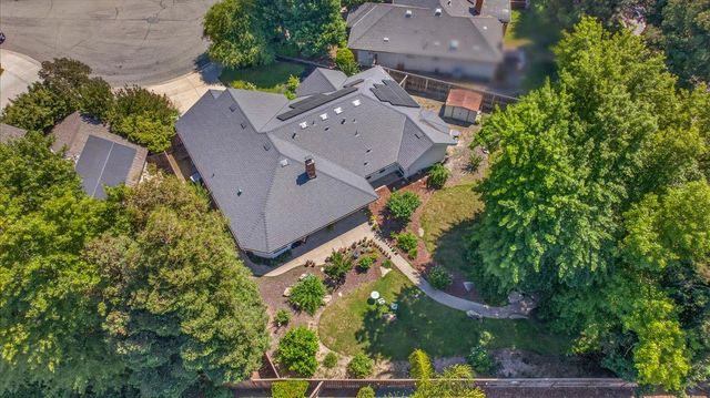368 E Finch Court, Fresno, CA 93730