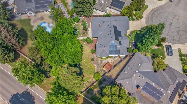 368 E Finch Court, Fresno, CA 93730