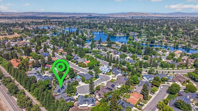 368 E Finch Court, Fresno, CA 93730