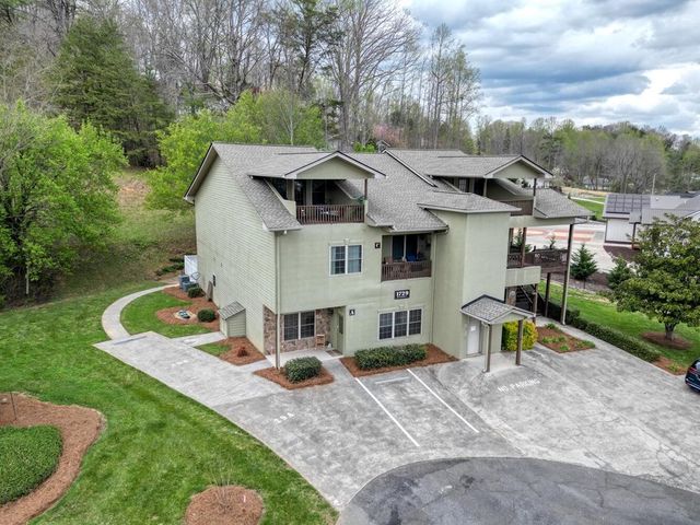 1729A Watercrest Way, Young Harris, GA 30546