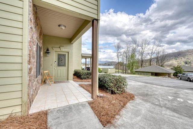 1729A Watercrest Way, Young Harris, GA 30546