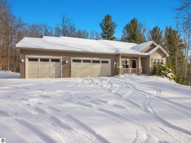 9873 Blue Moss Trail, Traverse City, MI 49685