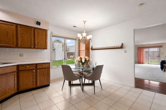 121 Bluegrass Drive, Schererville, IN 46375