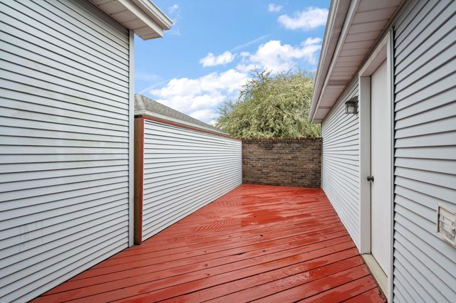 121 Bluegrass Drive, Schererville, IN 46375