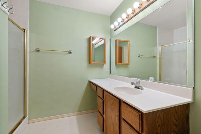 121 Bluegrass Drive, Schererville, IN 46375