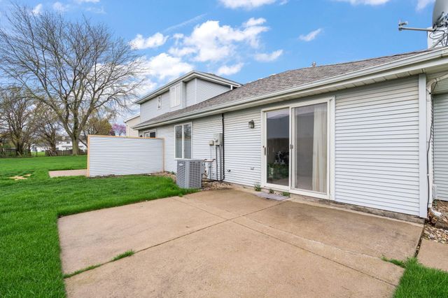 121 Bluegrass Drive, Schererville, IN 46375