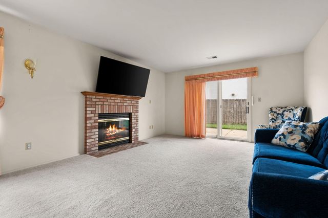 121 Bluegrass Drive, Schererville, IN 46375