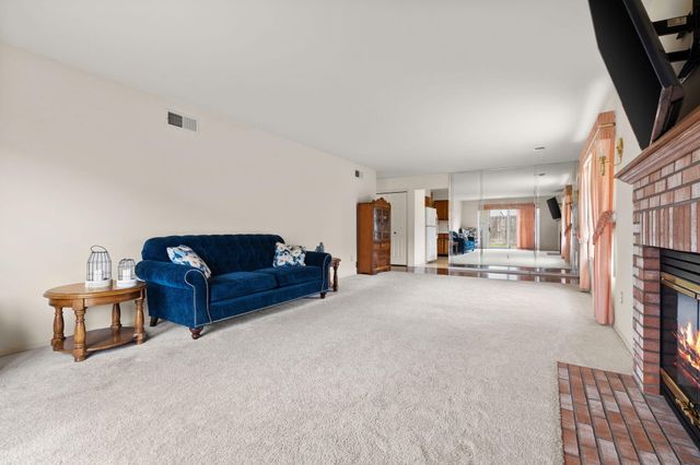 121 Bluegrass Drive, Schererville, IN 46375