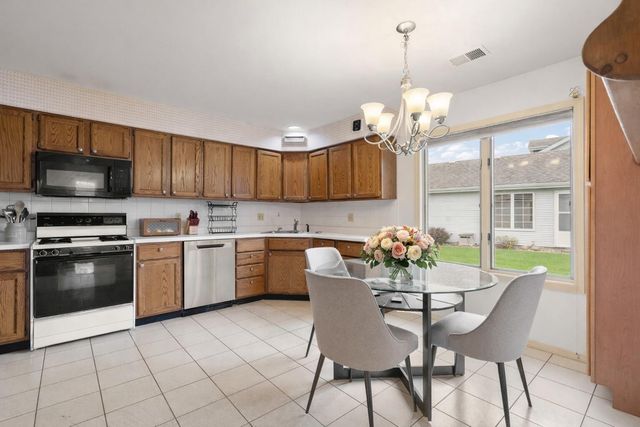 121 Bluegrass Drive, Schererville, IN 46375