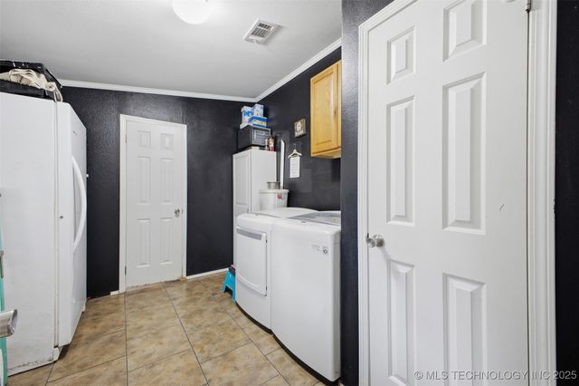 1291 Barnes Street, Sulphur, OK 73086