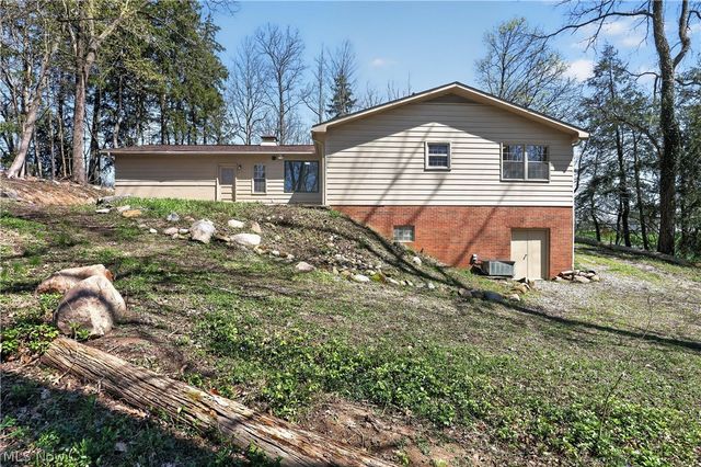 3050 State Road, Cuyahoga Falls, OH 44223