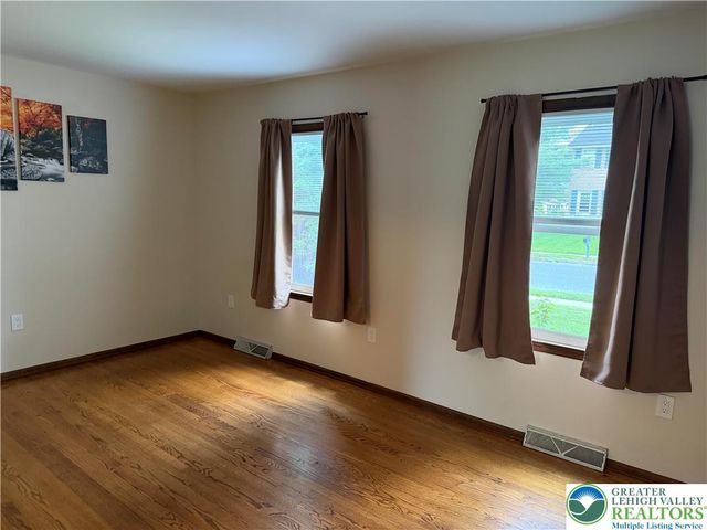 20 Grove Street, Easton, PA 18045