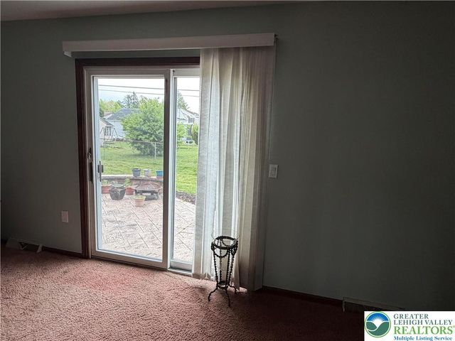 20 Grove Street, Easton, PA 18045
