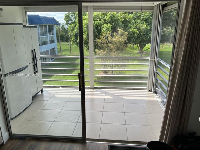 3200 Holiday Springs Blvd 3-306, Margate, FL 33063