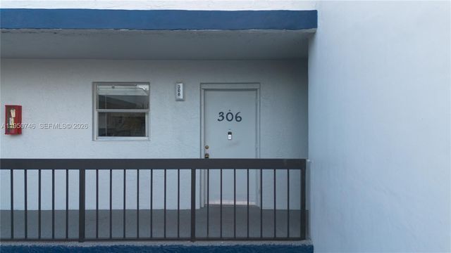 3200 Holiday Springs Blvd 3-306, Margate, FL 33063