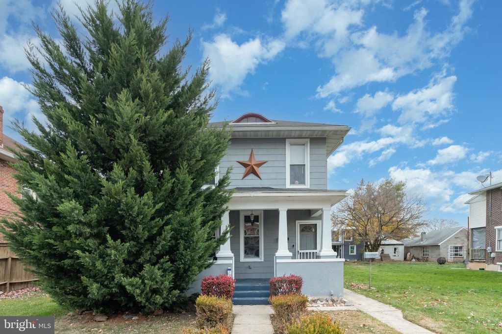 1825 W PHILADELPHIA ST, York, PA 17404