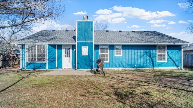 2706 W Easy Street, Rogers, AR 72756