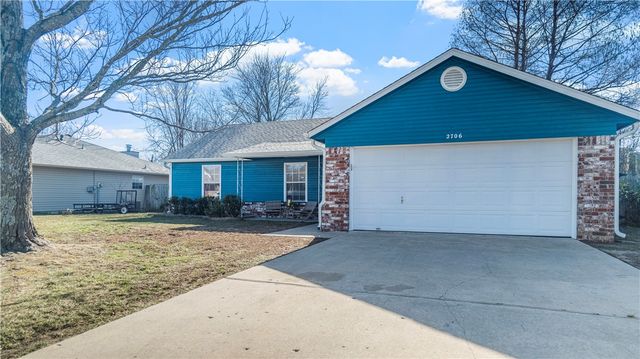 2706 W Easy Street, Rogers, AR 72756