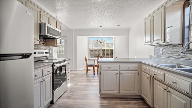 2706 W Easy Street, Rogers, AR 72756