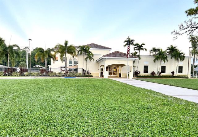 8 Northampton A, West Palm Beach, FL 33417