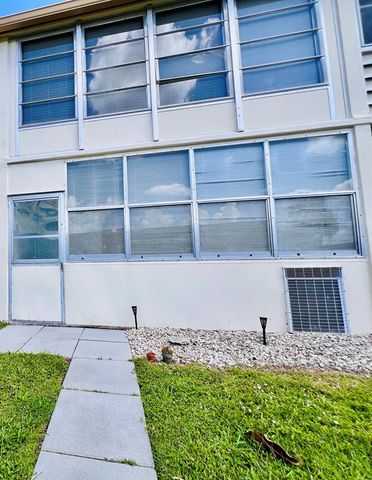 8 Northampton A, West Palm Beach, FL 33417