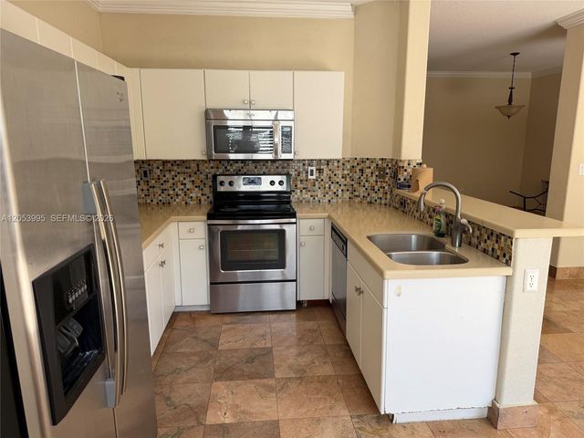 7651 NW 114th Path, Doral, FL 33178