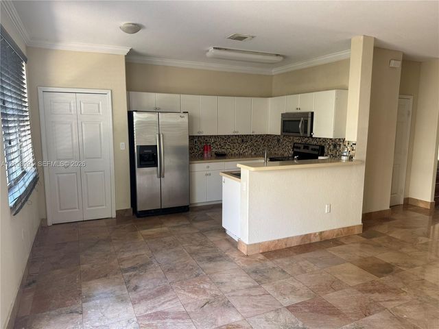 7651 NW 114th Path, Doral, FL 33178