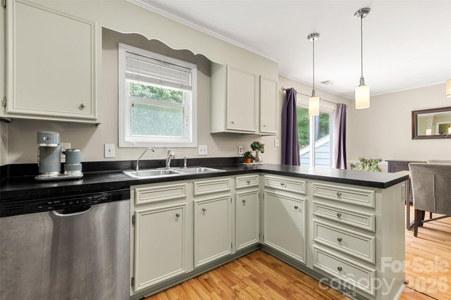 11218 Mallard Crossing Drive, Charlotte, NC 28262