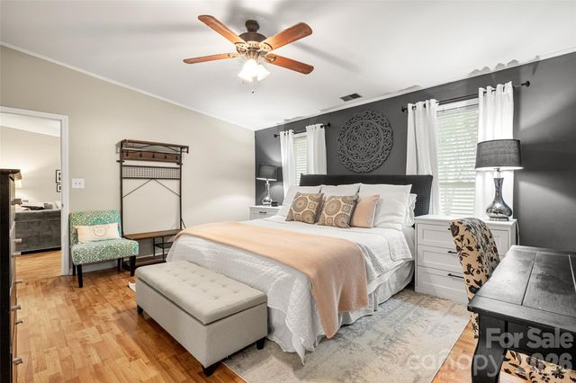 11218 Mallard Crossing Drive, Charlotte, NC 28262