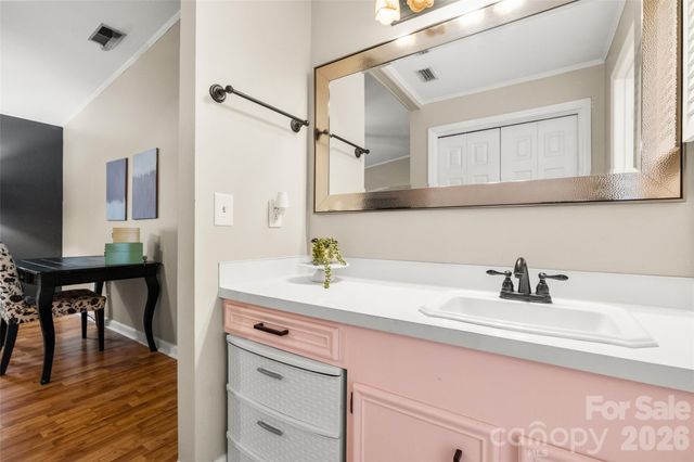 11218 Mallard Crossing Drive, Charlotte, NC 28262
